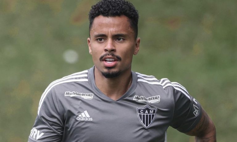 Flamengo avança e encaminha a contratação do volante Allan, do Atlético-MG