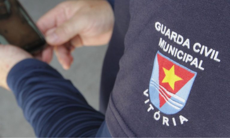 Guarda Municipal apreende empilhadeira durante fiscalização em Vitória