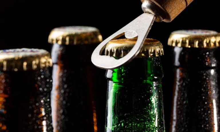 Inspeção identifica furto de energia em distribuidora de bebidas no ES