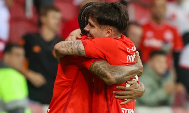 Inter faz golaços, bate Independiente de Medellín e se classifica na Liberta