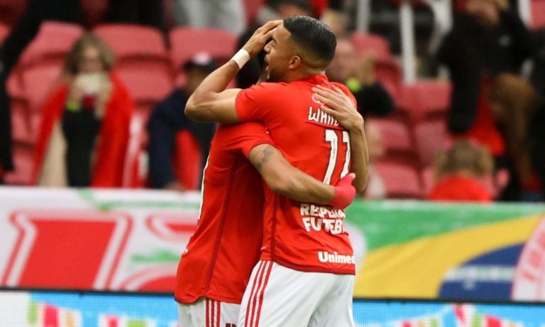 Inter vence com 2 gols em 14 min e mantém Vasco em penúltimo no Brasileiro