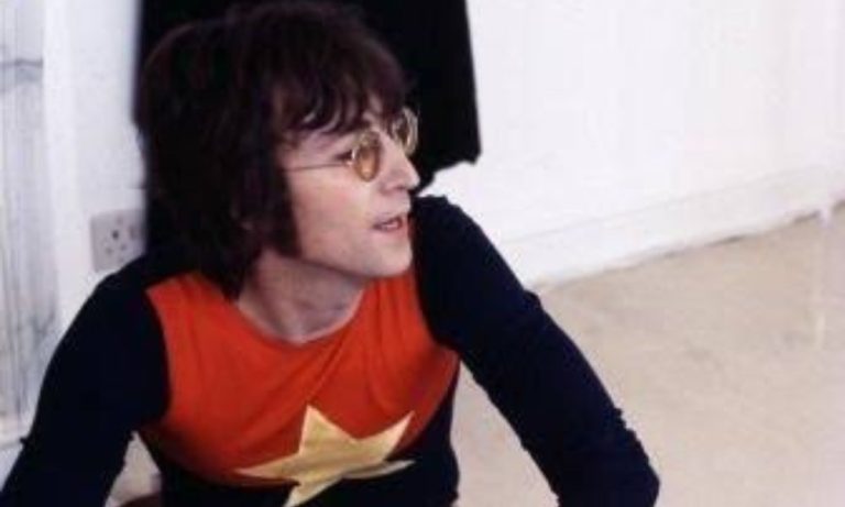 John Lennon não terá voz recriada por IA em nova faixa do Beatles