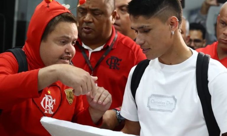 Luiz Araújo desembarca no Rio e mostra ansiedade em estrear pelo Flamengo