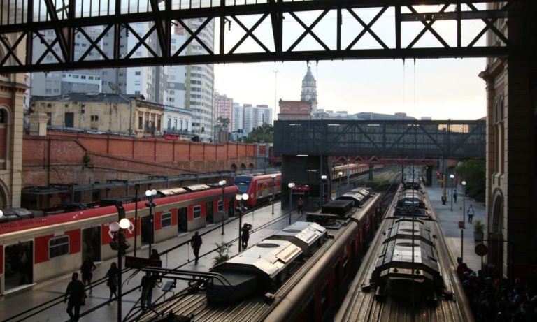 Maquinista mata um colega a tiros na Estação da Luz