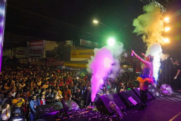 Noite de São João com homenagens em Caruaru