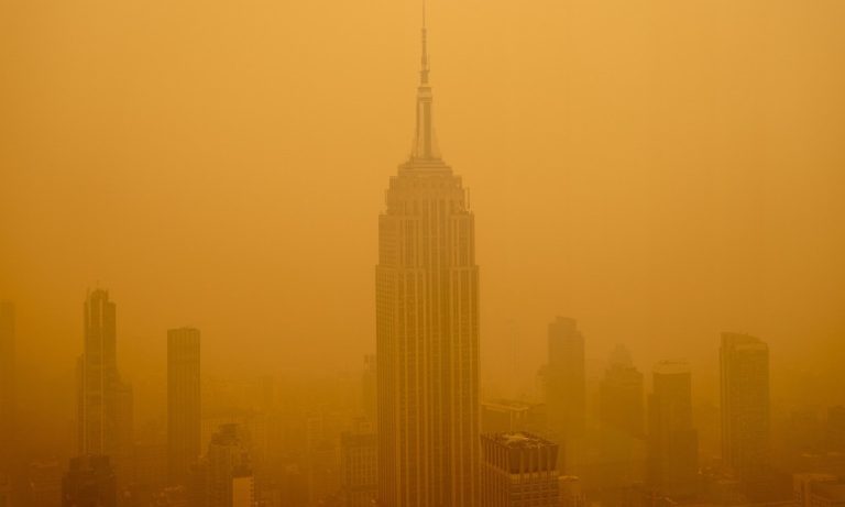 Nova-iorquinos voltam às ruas após dia como ‘a cidade mais poluída do planeta’