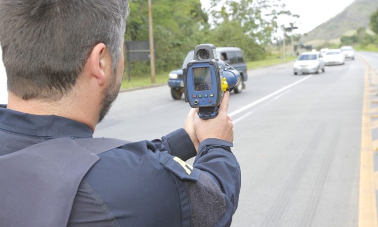 PRF registra 150 multas por excesso de velocidade em 2 horas