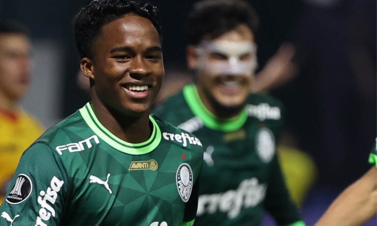 Palmeiras aproveita vacilos de Arboleda e ganha do São Paulo no Morumbi