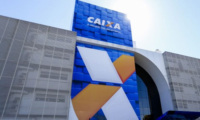 Planalto ordena que Caixa suspenda cobrança de Pix para pessoa jurídica