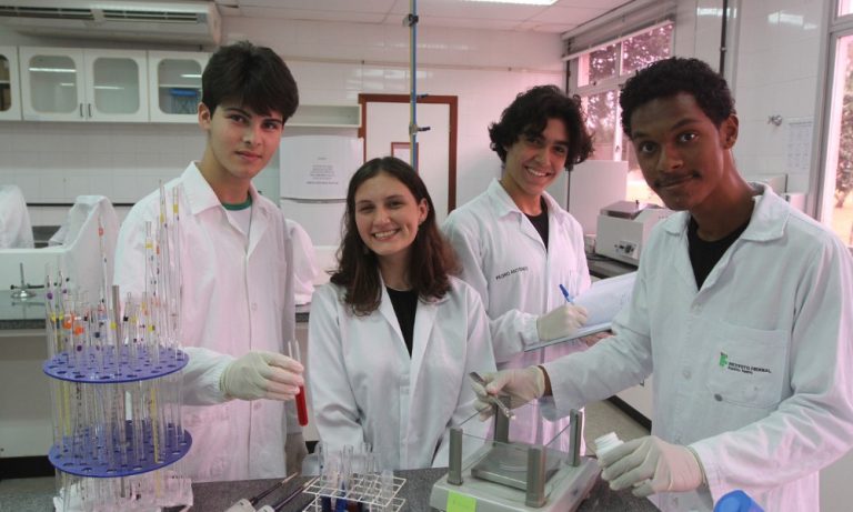 Prêmio para boas ideias de estudantes empreendedores