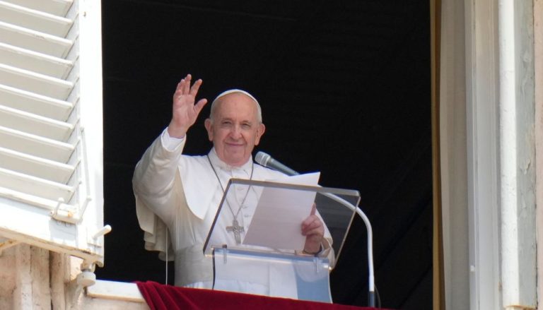 Primeira noite de Papa Francisco após cirurgia “correu bem”, diz Vaticano