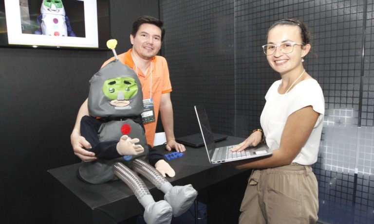 Robô Castor vai ajudar crianças com autismo