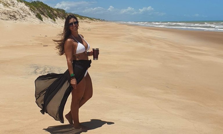 Roteiro com dunas, trilhas e praias desertas no Norte do ES