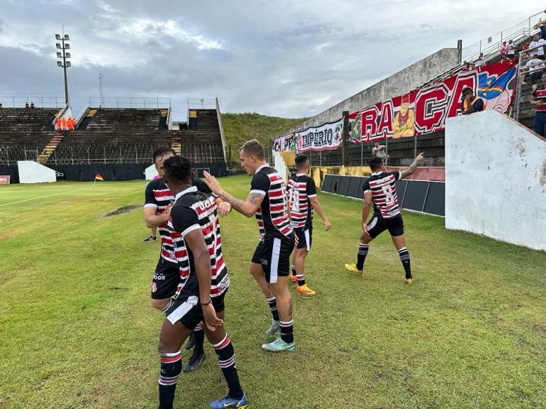 Santa Cruz conquista a primeira vitória fora de casa