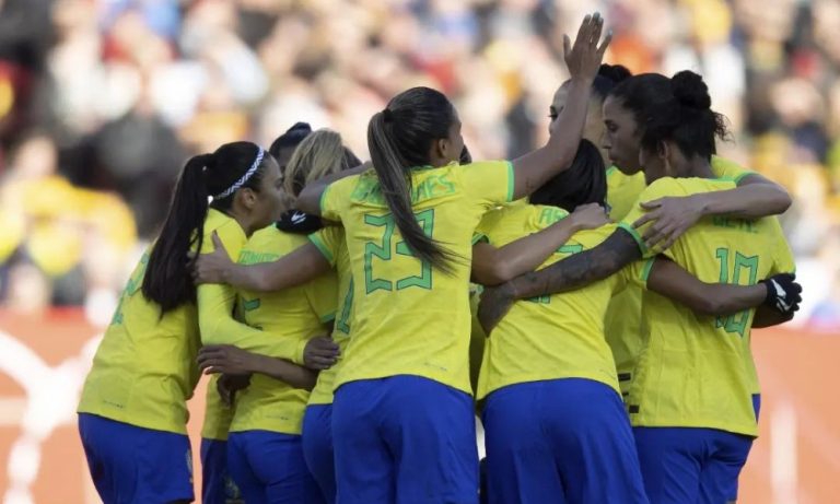 Seleção feminina ultrapassa Holanda e sobe para 8º no ranking da Fifa