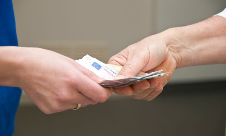 Senado aprova projeto para mulher ter salário igual ao do homem em empresas