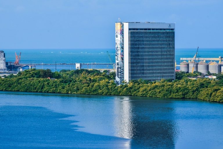 Servidores do Recife recebem salários antes do São João