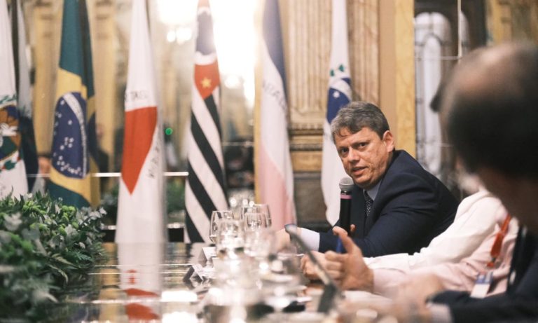 Tarcísio fala em punição severa para corrupção entre policiais da Cracolândia