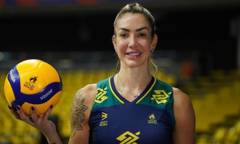 Thaisa comemora retorno à seleção brasileira de vôlei após cinco anos