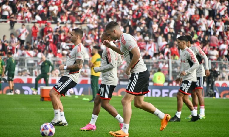 Torcedor cai da arquibancada e morre em jogo do River Plate