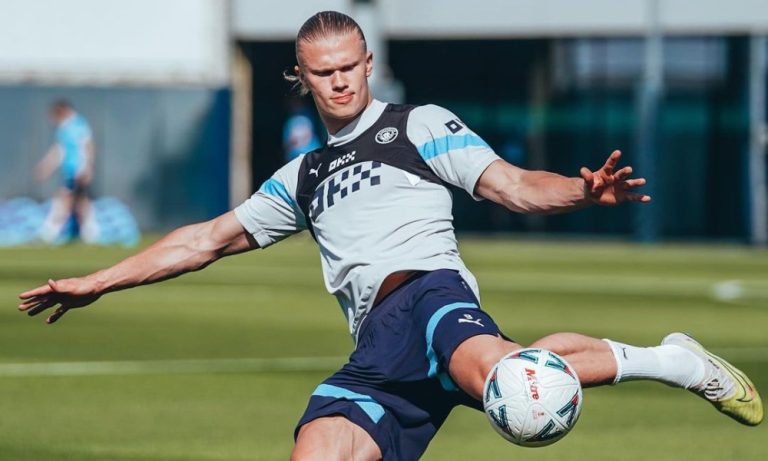Torneio mais antigo do mundo opõe ano perfeito do City e reconstrução do United