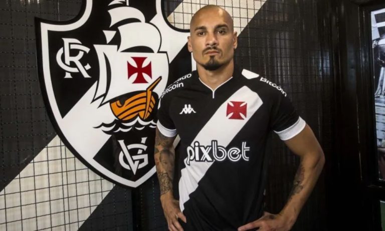 Vasco confirma contratação do zagueiro Maicon, ex-Santos