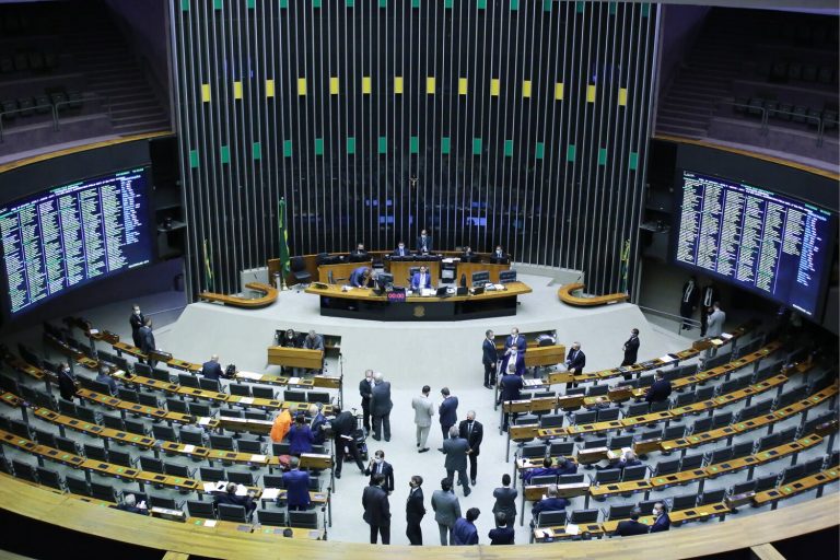 AO VIVO | Acompanhe a discussão sobre a proposta de reforma tributária na Câmara