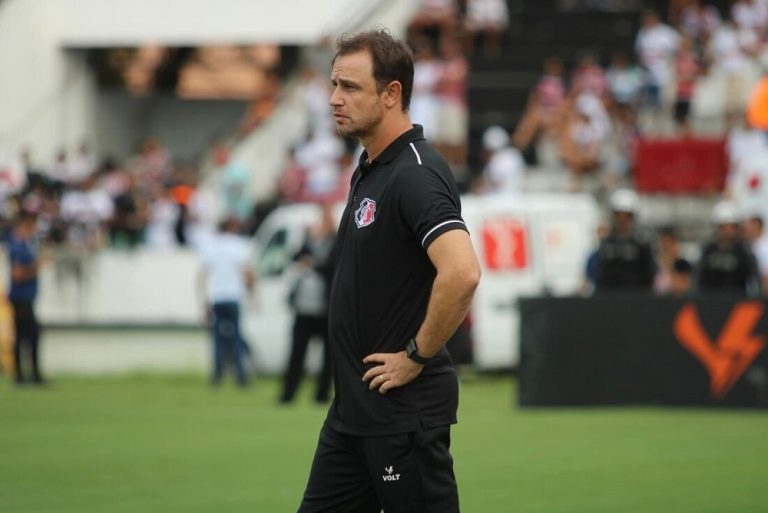 Após derrota, Felipe Conceição não é mais técnico do Santa Cruz