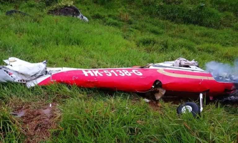 Avião cai e mata 6 na Colômbia; políticos da oposição estão entre as vítimas