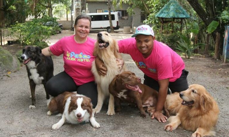 Cães de creche pet em Vila Velha “respondem” até lista de chamada