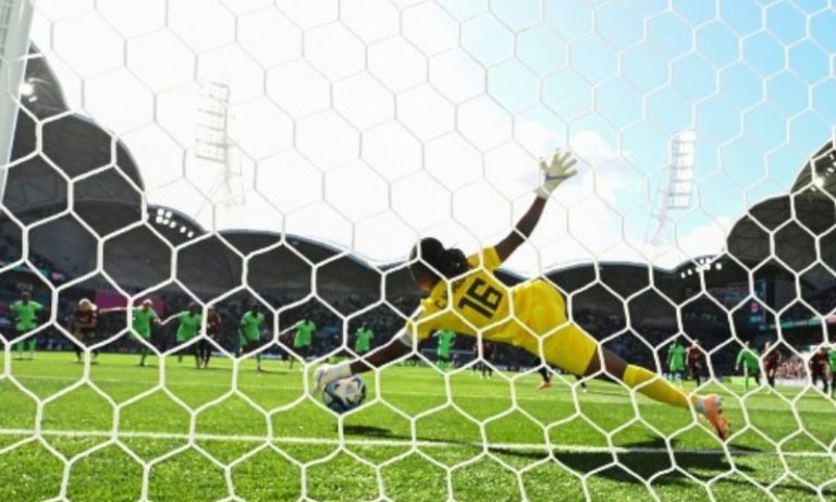 Canadá perde pênalti e empata com Nigéria em jogo equilibrado na Copa