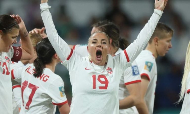 Canadá supera gol olímpico e vence Irlanda de virada