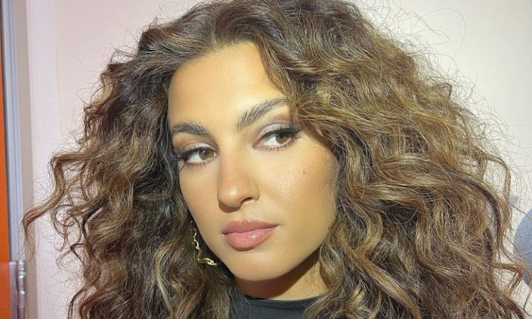 Cantora gospel Tori Kelly é internada na UTI com coágulos