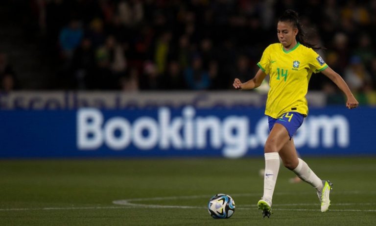Copa do Mundo: Lauren afirma que espera confronto duro com a França