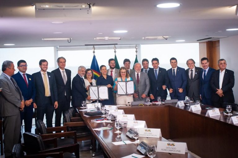 Estado acerta empréstimo de R$ 1,7 bilhão para obras em infraestrutura