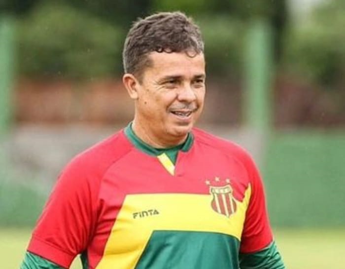 Evaristo Piza é o novo técnico do Santa Cruz em desafio gigante