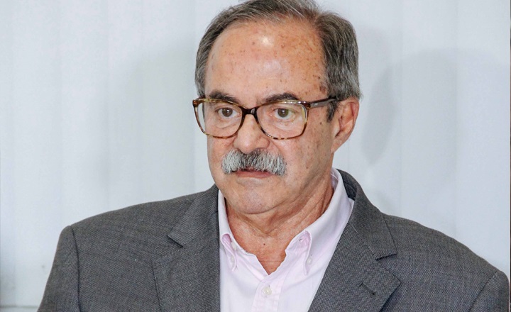 Ex-secretário estadual Pedro Eurico sofre acidente de carro em Goiana