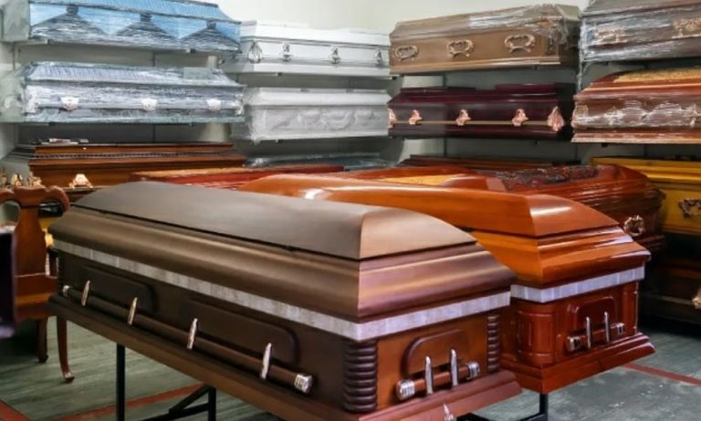 Expor caixão na rua vai dar multa para funerária