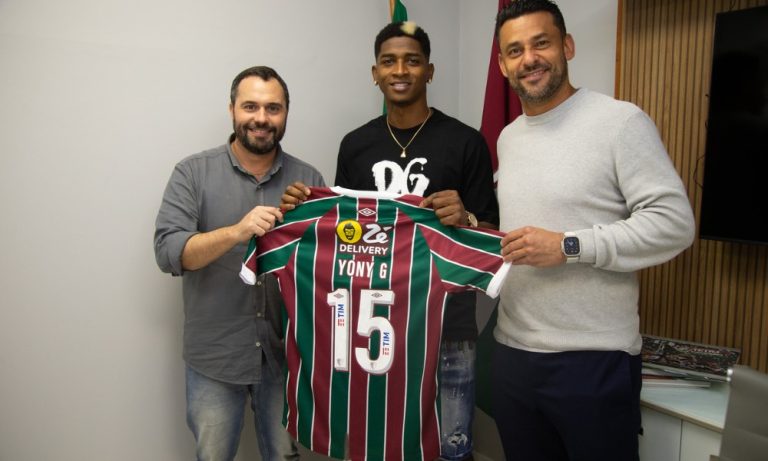 Fluminense anuncia retorno do atacante colombiano Yony González