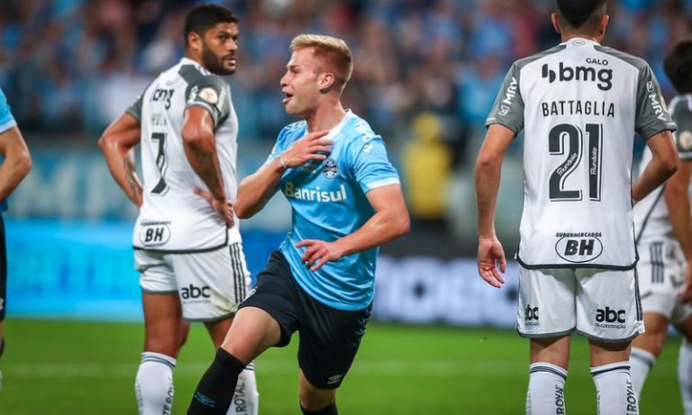 Grêmio vence Atlético-MG e retoma vice-liderança do Brasileirão