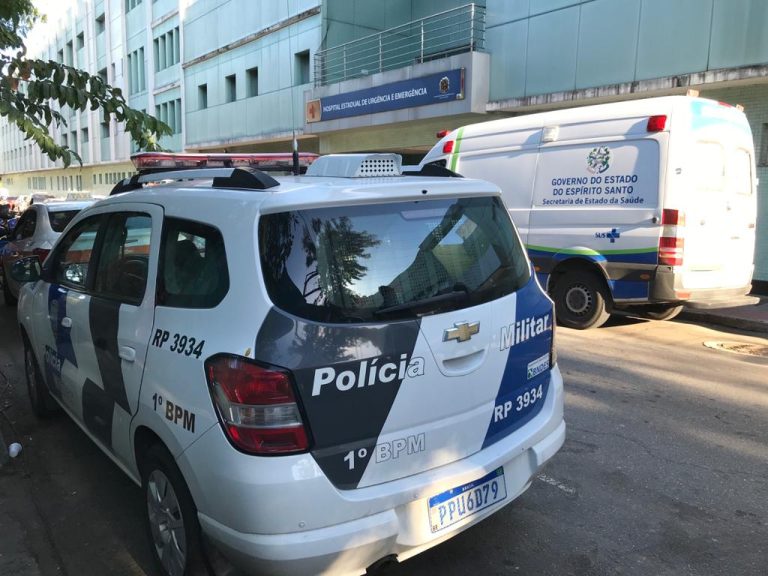 Homem é esfaqueado durante assalto em praça de Vila Velha