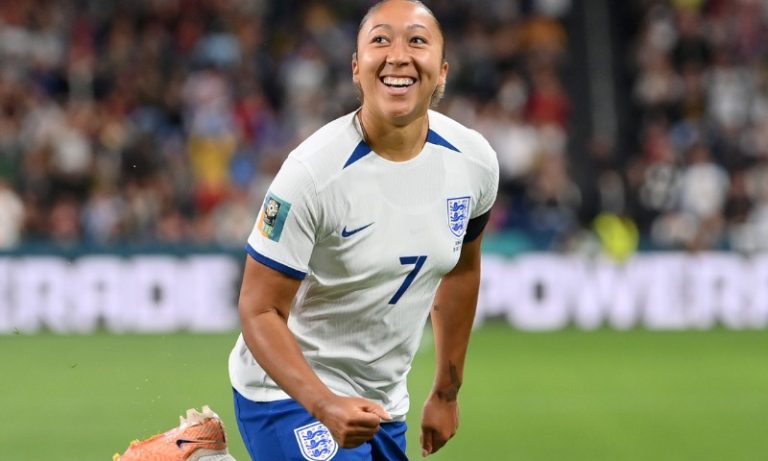Inglaterra resolve em 5 minutos, vence a Dinamarca e encaminha vaga na Copa