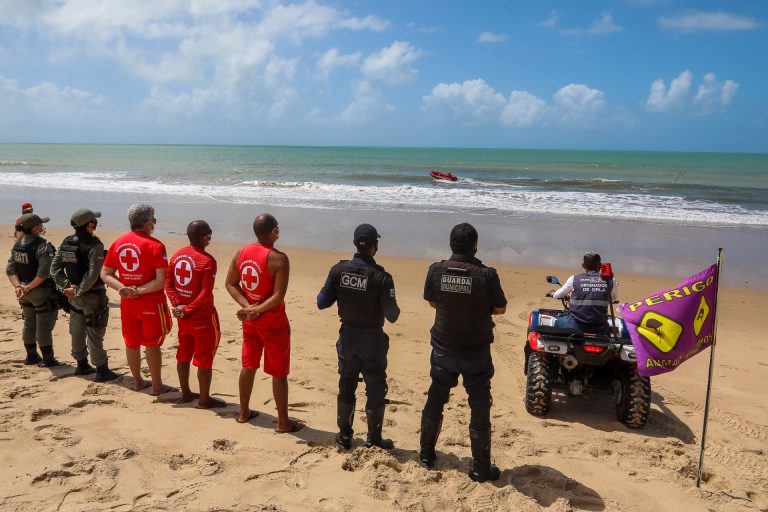 Jaboatão faz seleção simplificada para guarda-vidas e coordenador de praia