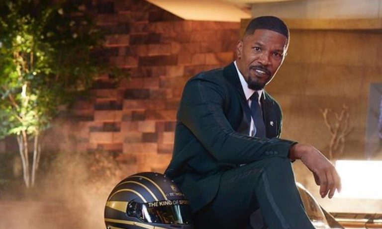 Jamie Foxx publica primeira foto nas redes sociais três meses após internação