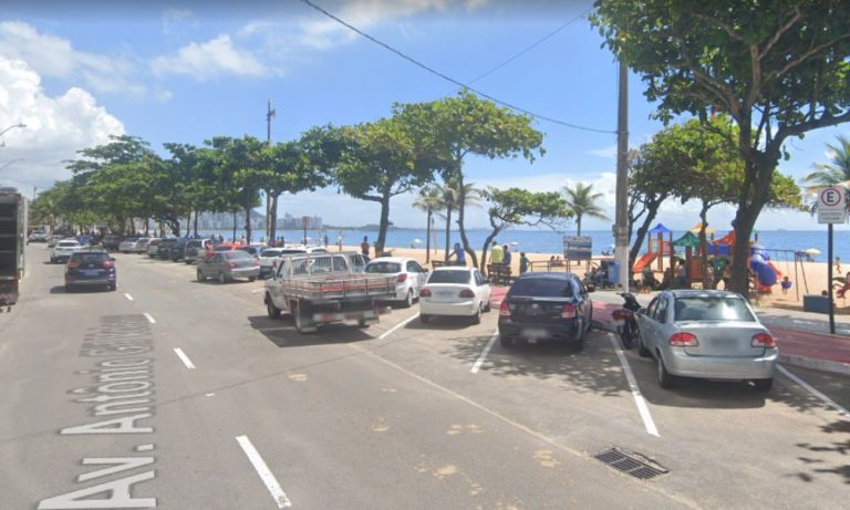 Jovem tenta fugir de assalto e é baleado por criminoso em Itapuã