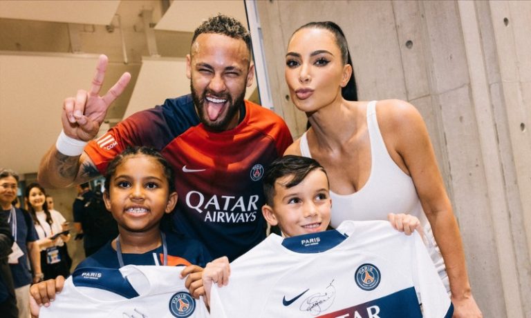 Kim Kardashian publica vídeo de seu filho dançando funk com Neymar