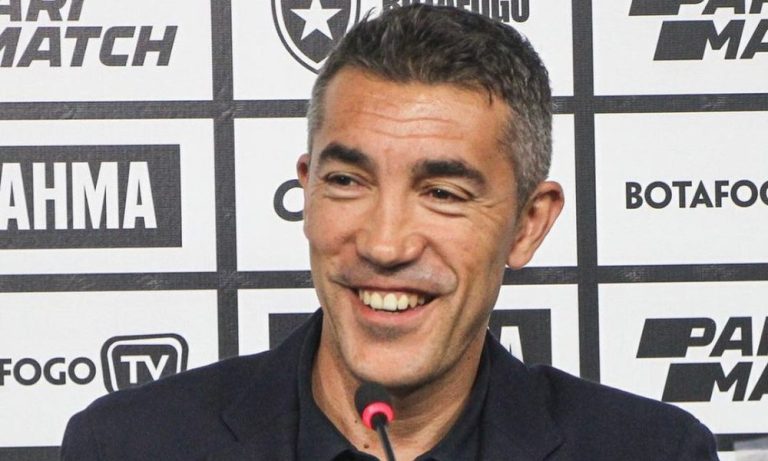Lage é apresentado como técnico do Botafogo e projeta ‘transição pacífica’