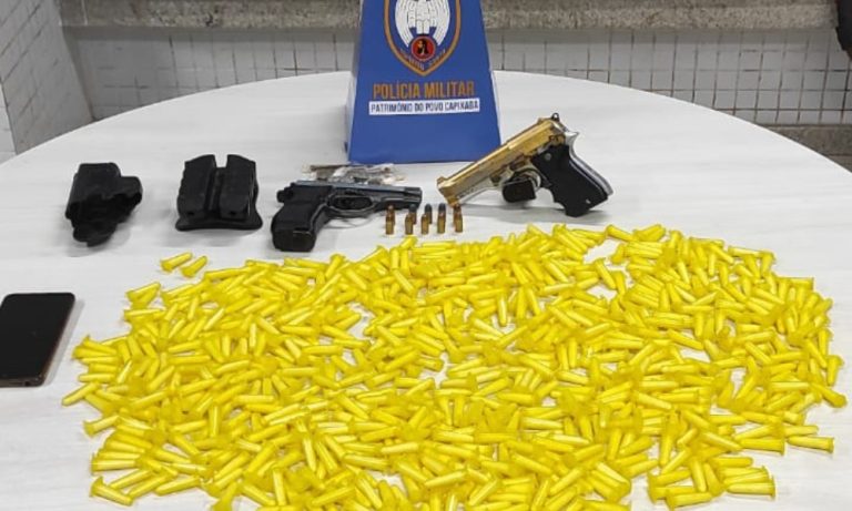 Mais de 600 pinos de cocaína são apreendidos em guarda-roupas em Cariacica