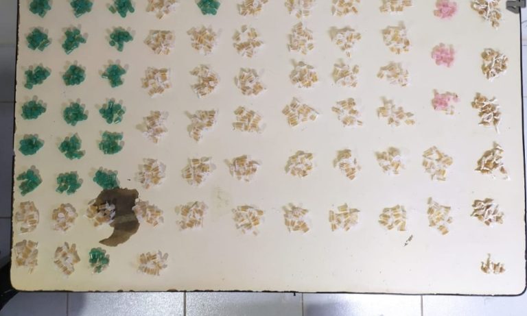 Mais de 700 pedras de crack são apreendidas pela PM em bairro de Vitória