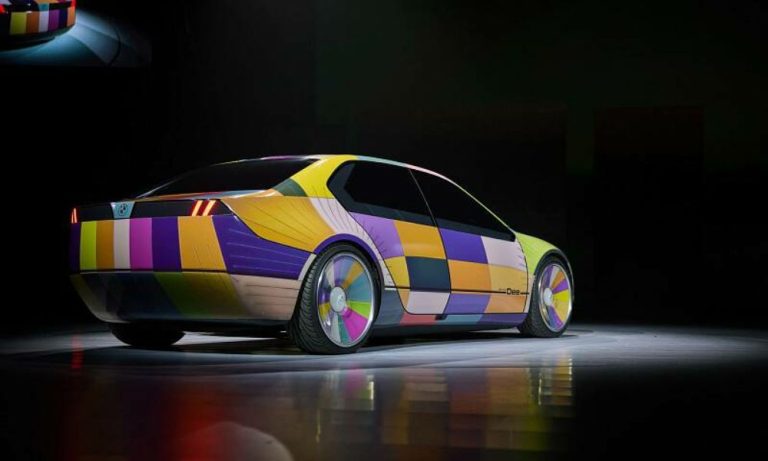Mudança de cor e “vidro de game” em carros do futuro